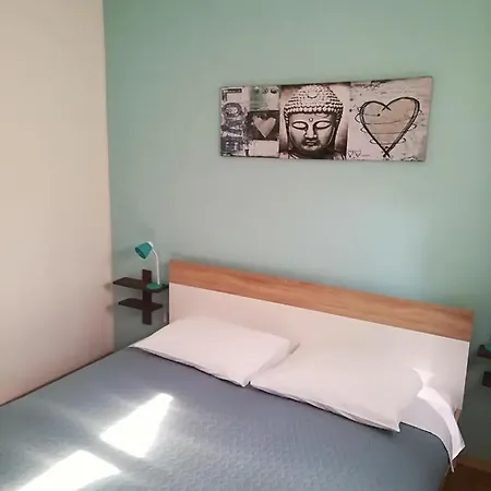 Eliva Apartment *